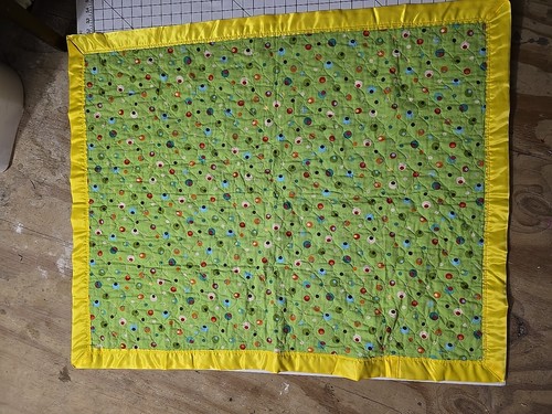 Alphabet Animal Fabric A TO Z Yellow Satin Trim Baby Infant Quilt Blanket 38x32 - Picture 6 of 9