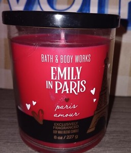 Bath & Body Works Emily in Paris  PARIS AMOUR Single Wick Candle RETIRED SCENT