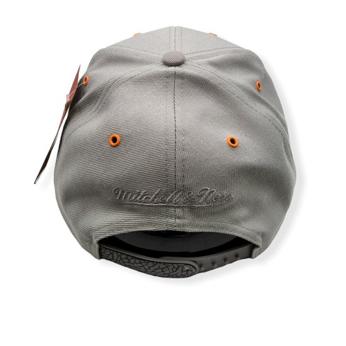 Mitchell & Ness Chicago Bulls Day 3 Grey Adjustable Snapback Hat Cap - Picture 4 of 6