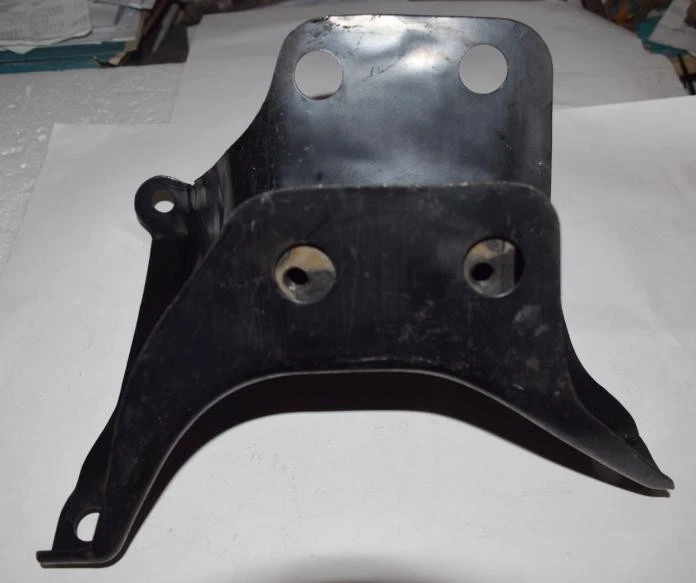 NUEVO EN STOCK 1970 1971 1972 PARACHOQUES TRASERO CHEVROLET MONTE CARLO SOPORTE DE MONTAJE DERECHO 3987092 Foto 3 de 4