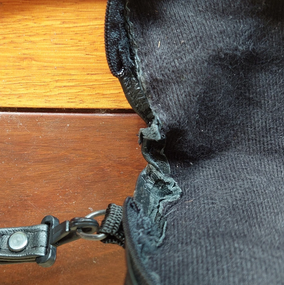 Ранний мобильный телефон черный виниловый чехол на молнии сделано Koszegi | + Motorola Aerial - Изображение 4 из 4