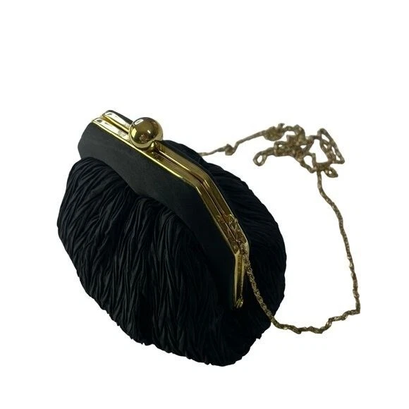 Mini bolsos clutch de satén plisados negros vintage La Regale con detalles dorados Foto 4 de 4