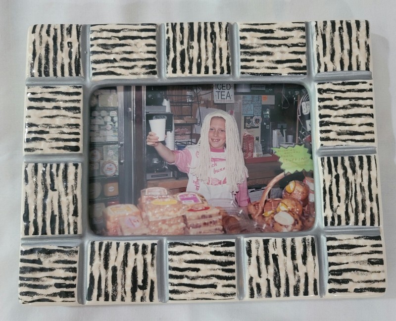 CERAMIC PICTURE FRAME FOR PHOTO UP TO 3 1/2 X 5 USE FOR LANDSCAPE OR PORTRAIT 