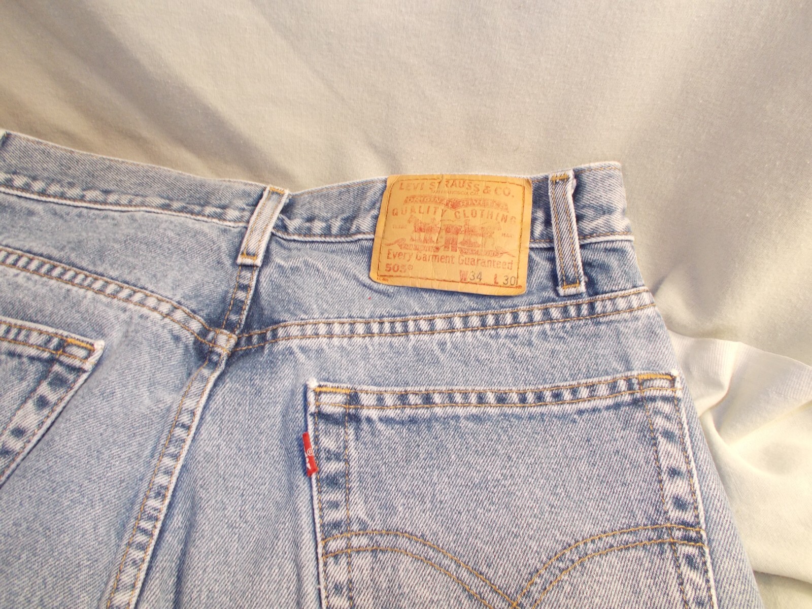 Vintage Levi's 505 Men's 34x30 Denim Blue Jeans, Made in USA, Red