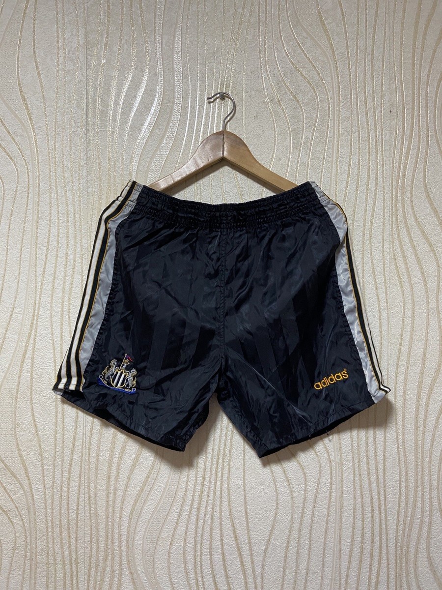 NEWCASTLE UNITED 1997 1998 HOME FOOTBALL SOCCER SHORTS