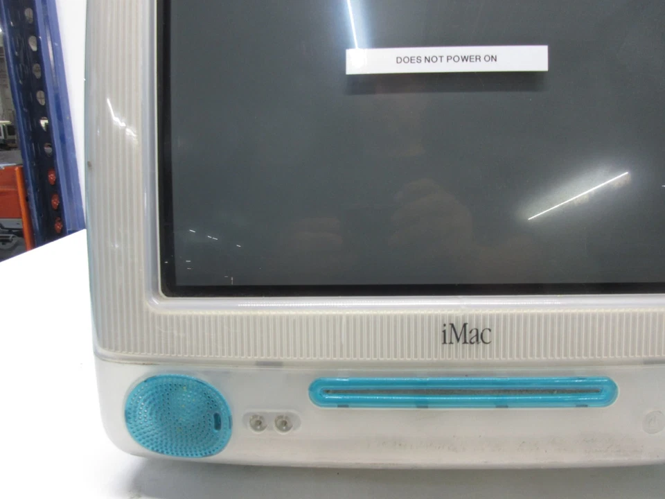 Apple iMac M5521 Blueberry - Ricambi/Riparazione - Senza Scheda - Senza Alimentazione - Immagine 2 di 4