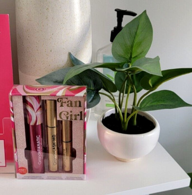 Grande Cosmetics Fan Girl Set-$126 Value