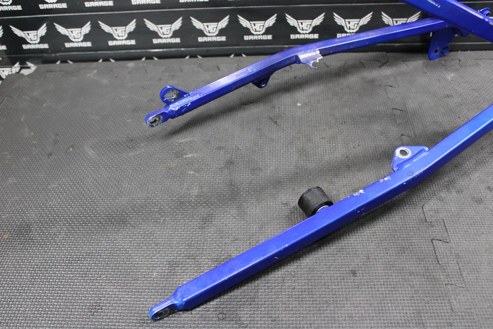 Yamaha 2001 YZ250F 2000 2001 YZ426F 2000 OEM SUBCHASIS TRASERO Foto 4 de 4