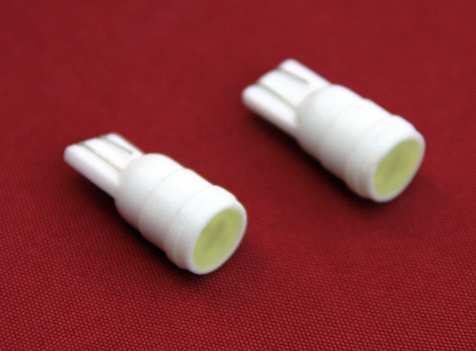 Bright White Xenon Headlight Globes for Toyota Landcruiser 100 series  - H + L - Image 2 of 3