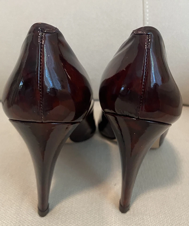 Caressa Burgundy Tortoise Pumps Made in Spain 10M Women’s Shoes Pointed Toe - Image 4 of 4