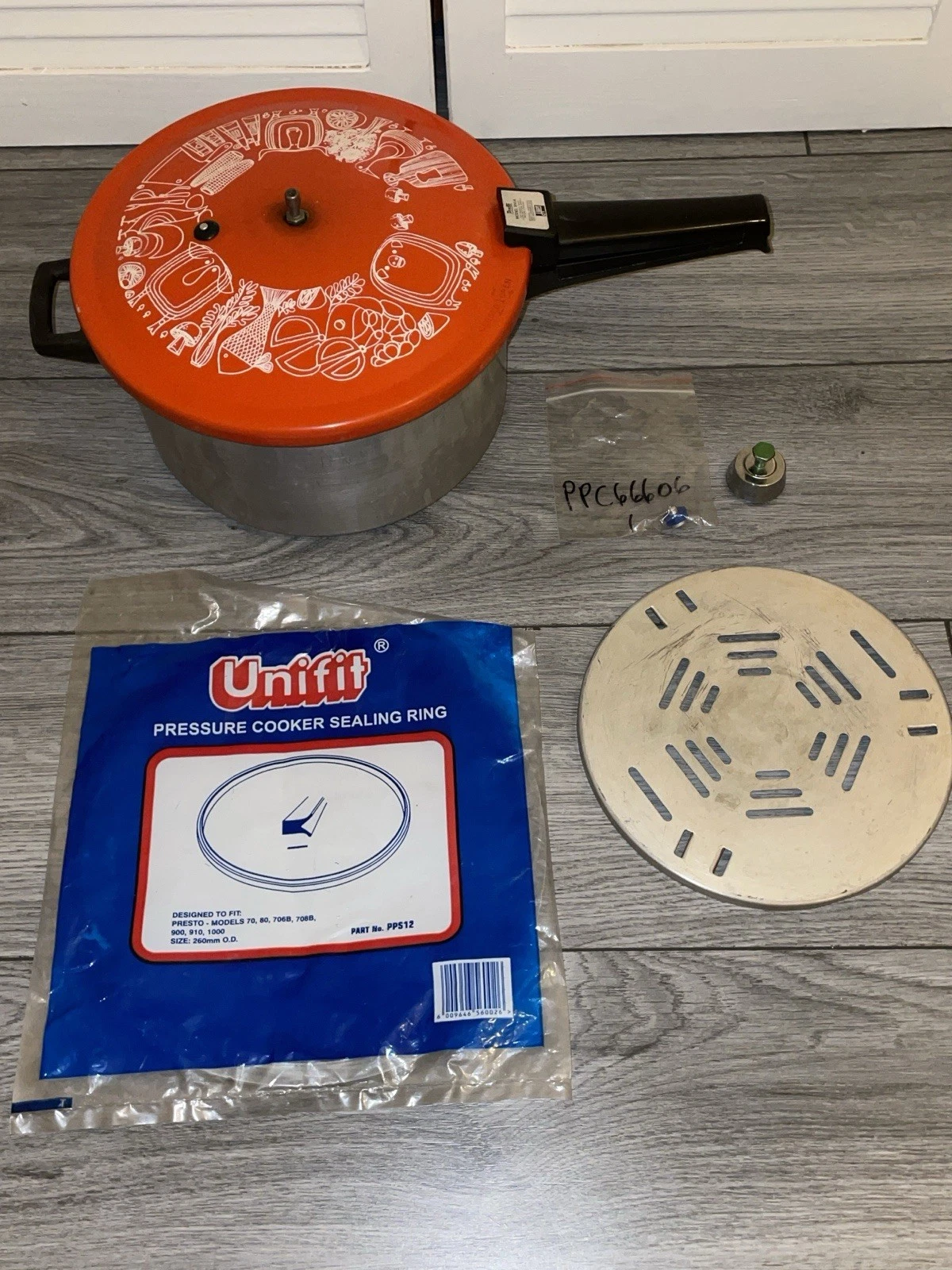 Rare Retro Presto Hart Pressure Cooker 910A + Trivet + Valve + Unifit Seal 9.5”