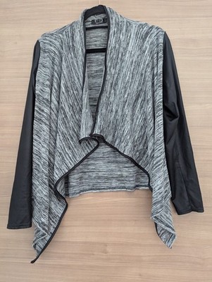 Damen Strickjacke Gr S/M Grau Meliert Kunstleder Ärmel