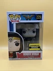 Funko Pop! Vinyl: DC Universe - Wonder Woman (w/ Cloak) (Sepia) - Entertainment