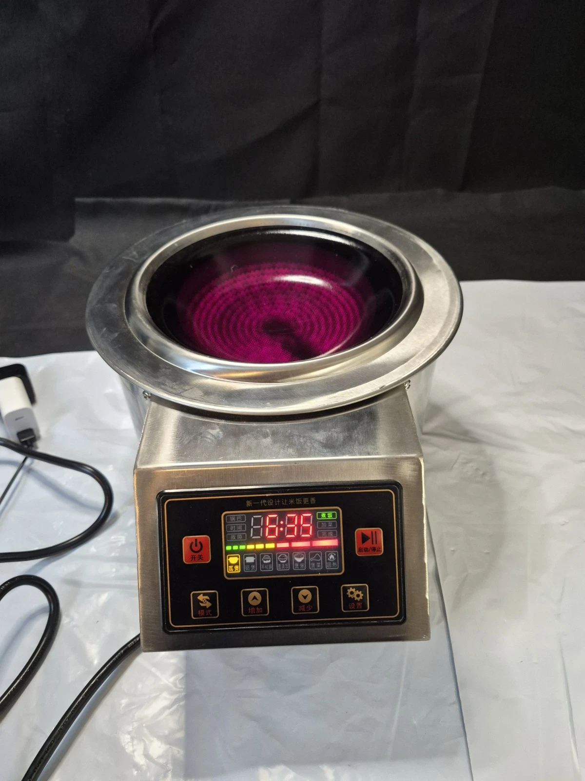 3500W Commercial Induction Cooker, Countertop Induction Stovetop Only Used Once.