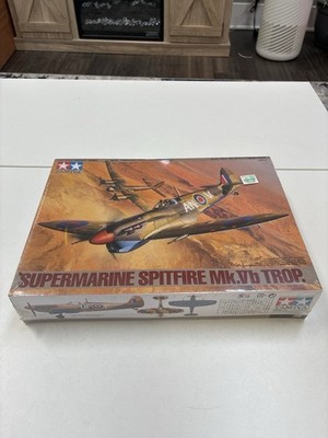 Tamiya 61035 Supermarine Spitfire Mk.Vb Trop. 1/48 Scale Model Kit Sealed 1994