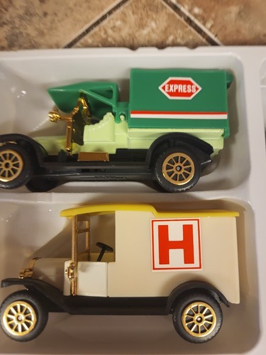 DIE CAST METAL TRUCKS RENAULT TYPE AG 1910 FORD TANKER MODEL "T" FORD MODEL "T" - Picture 4 of 6