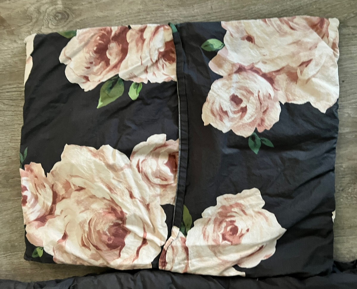 Pottery Barn Teen Emily & Meritt Bed of Roses Comforter Full