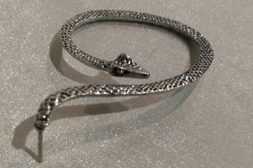 ORECCHINI SERPENTE COLORE ARGENTO - Foto 3 di 3