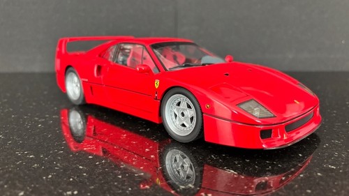 Kyosho Ferrari F40 rot 1:18 Typ:08411R - Bild 2 von 9