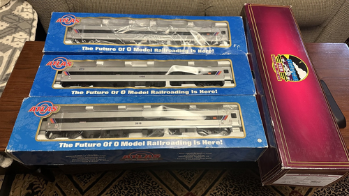 Atlas Comet II NJ TRANSIT (3) CARS#5616,5150,5633 AND MTH GENESIS PS3 20-20772-1