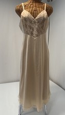 VTG 70  s Vanity Fair Sz 36L Champagne Full Slip Dress Nylon Lace Trim Nightgown