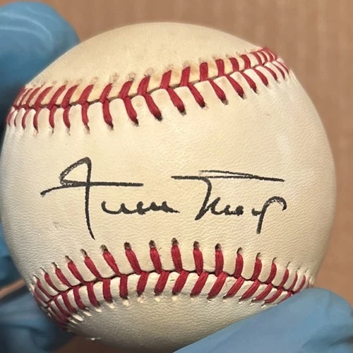 Willie Mays Signed ONL Baseball A Bartlett Giamatti HOF Rare