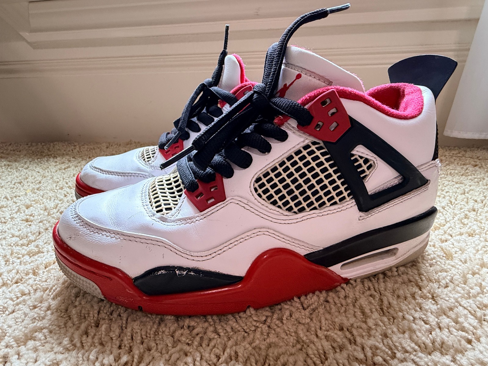Nike Air Jordan 4 Retro Fire Red Size 6.5Y