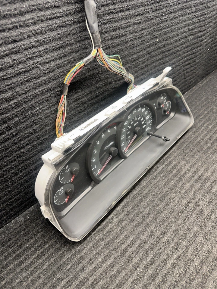 2005 Toyota Sequoia SR5 Speedometer Instrument Cluster Panel OEM 769204-890A DJ - Image 2 of 4