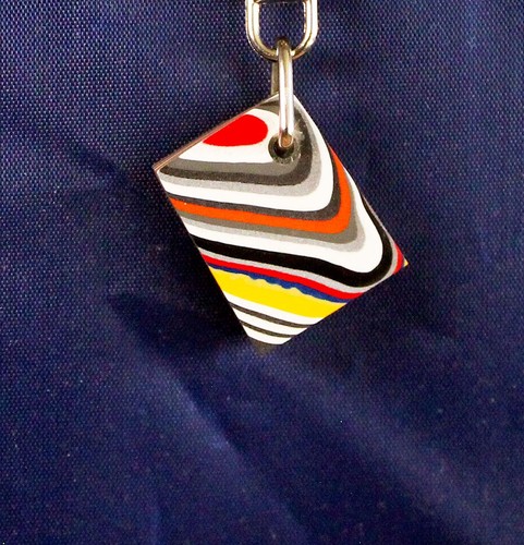 Fordite Keychain - 26.48mm x 20.55mm x 7.02mm     (2756) - Bild 2 von 5