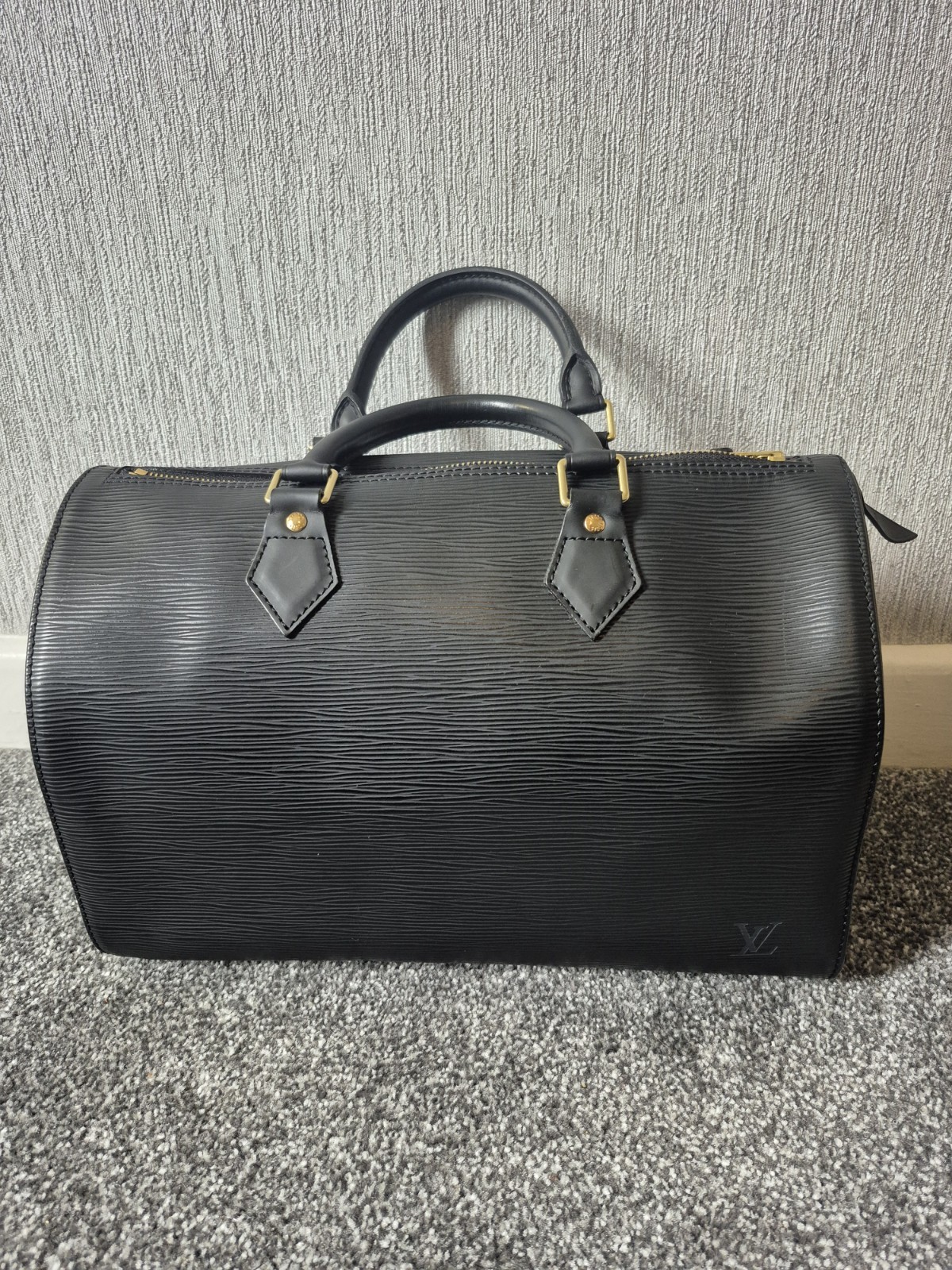 Louis Vuitton Black Leather Vintage Speedy Handbag 2005 Model