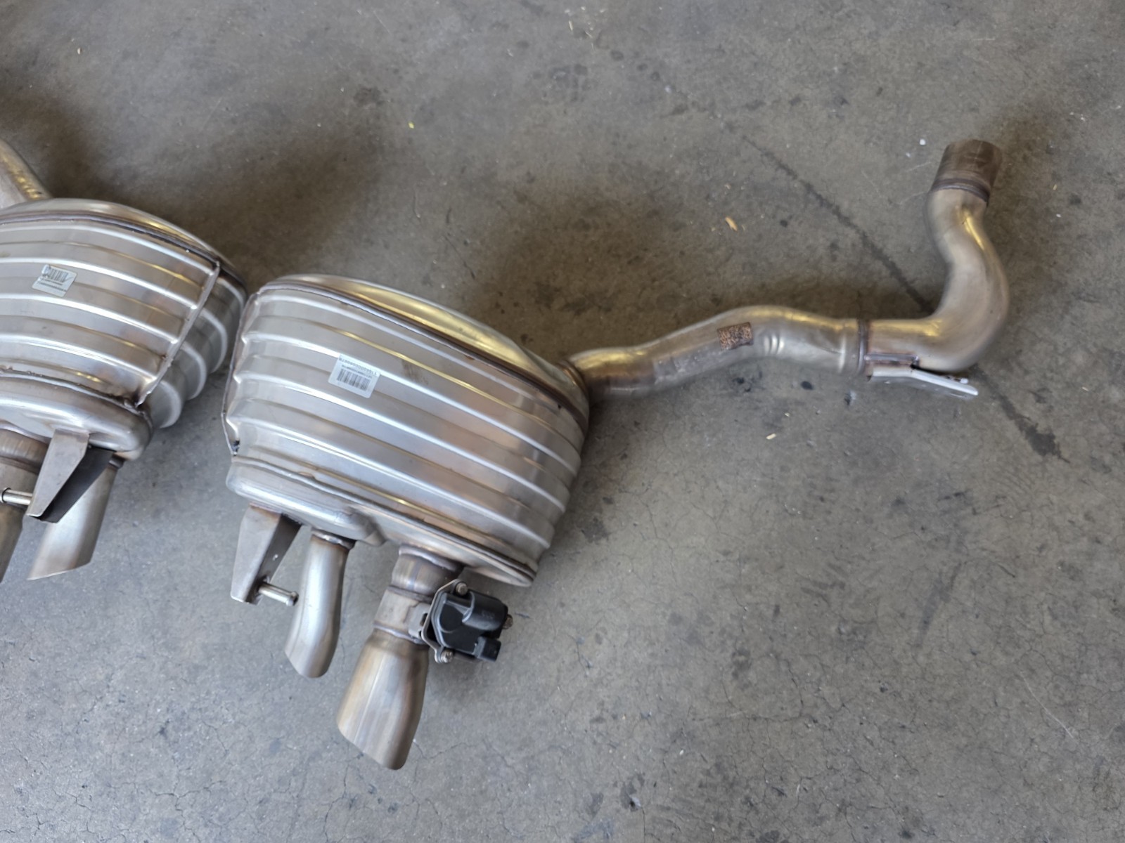 BENTLEY CONTINENTAL GT FACTORY EXHAUST MUFFLER OEM 3SD253607E 3SD253608E
