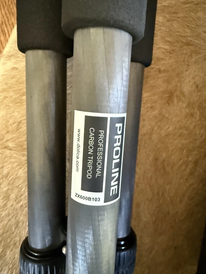 Dolica Proline ZX600B Carbon Fiber 60” Tripod w/Ball Head Clean Works Great Used - Image 2 of 4