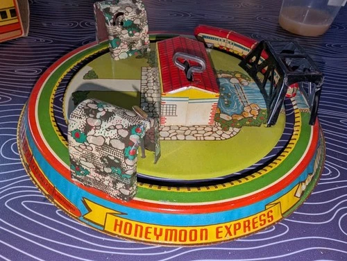 Louis Marx Honeymoon Express Wind Up Train Toy In Box