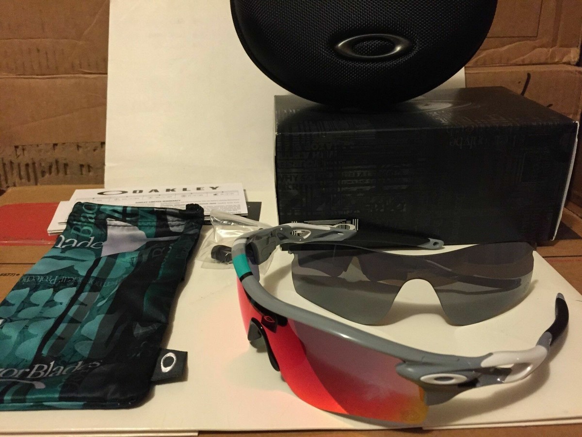 NEW Oakley 30 years Radarlock Path Fog / +Red Iridium
