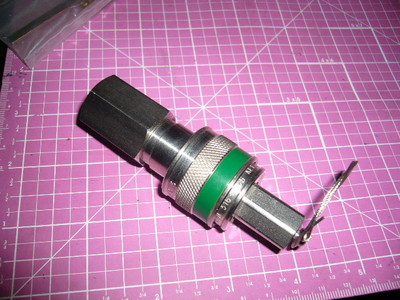 Quick Disconnect Fitting, Swagelok, QC6 Key 3, W/ Cap, 3/8 NIP Female, NEW