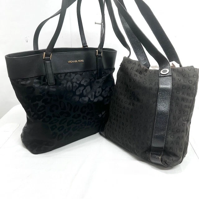 En muy buen estado Juego de 2: Bolsos de Hombro BVLGARI de Lona y Michaek Kors Nylon Negro Gris (40) Foto 3 de 4