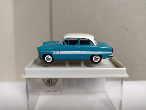 Ford 12 M . Turquesa y blanco . Brekina 19312 . Escala 1/87 - Imagen 5 de 7