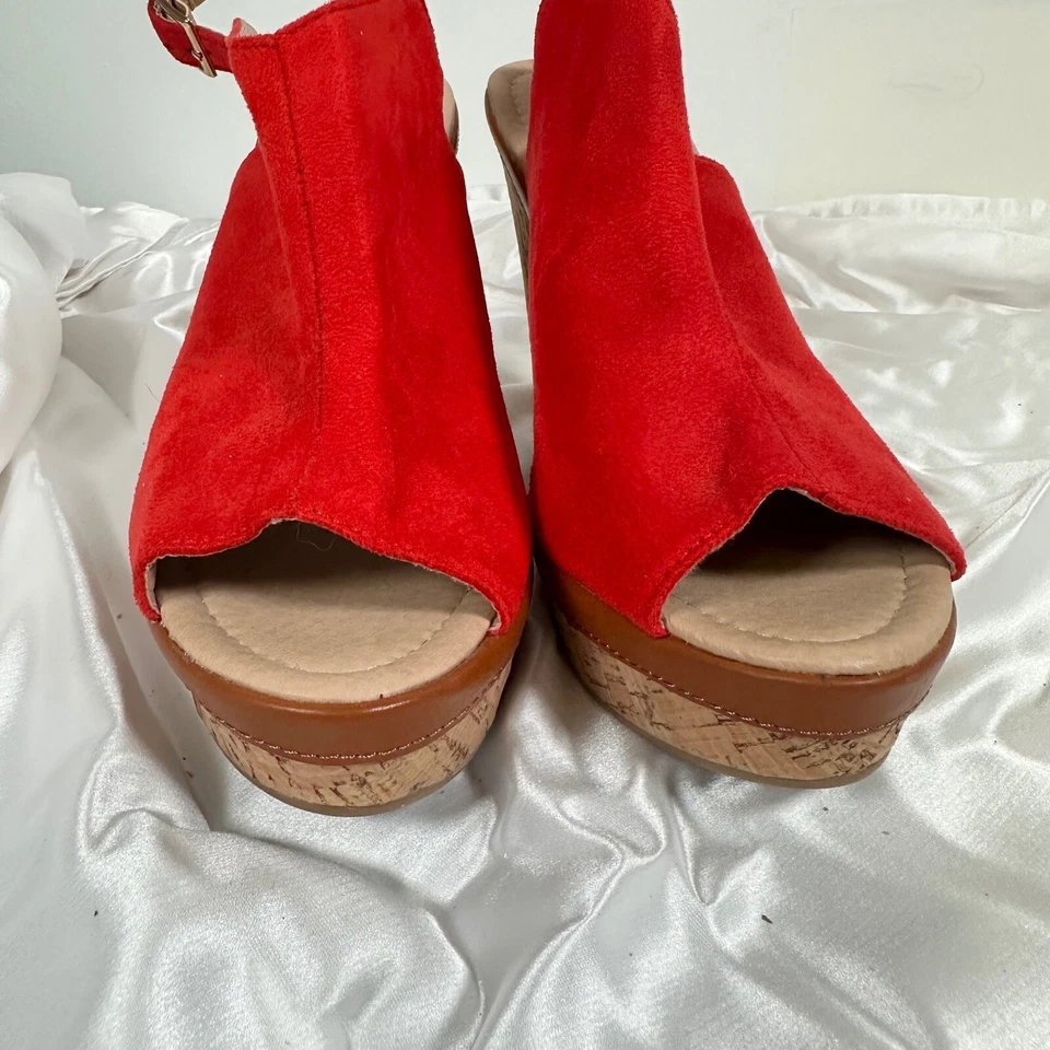 City Classified Red Wedge Sandals Peep Toe Ankle Strap Cork Platform Size 8.5 39 - Image 4 of 4