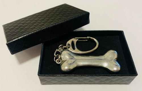 DOG BONE SILVER PEWTER 3D KEYRING IN BLACK GIFT BOX BIRTHDAY CHRISTMAS GIFTS - Foto 1 di 5