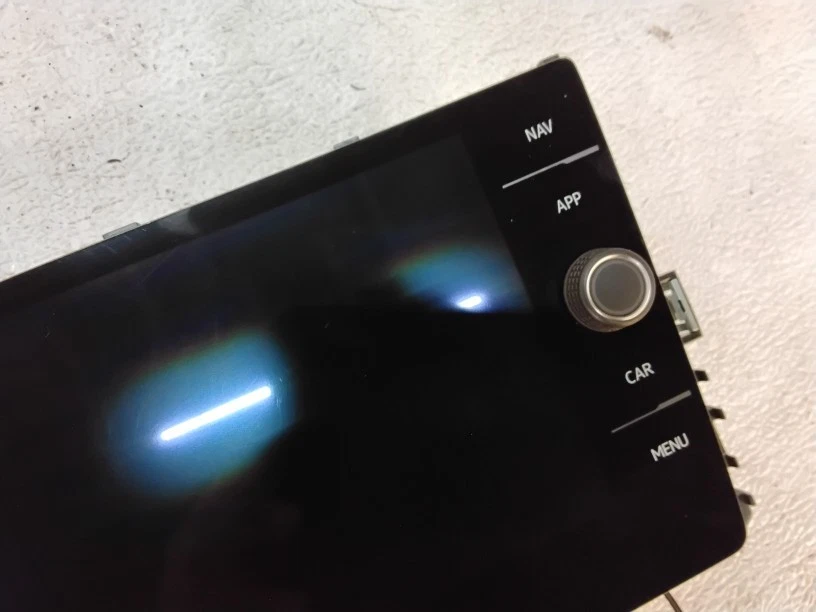 2018 Volkswagen Atlas Information Display 8.0 Screen 5G6919605D OEM - Image 3 of 4