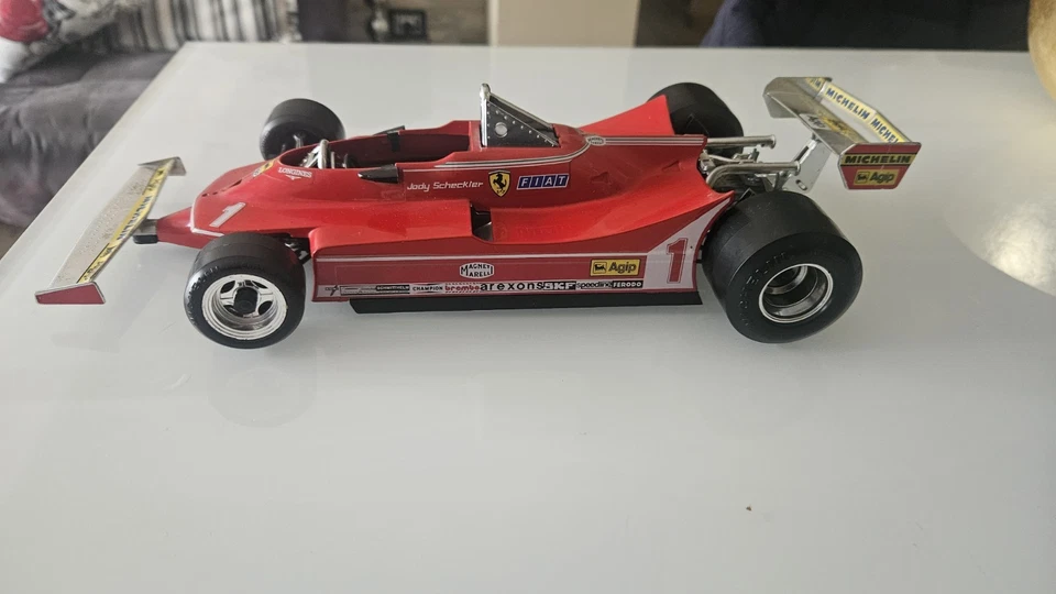 FERRARI 312 T5 JODY SCHECKTER - BURAGO SCALA 1/14 COD. 2108 ORIGINALE ANNI 90 - Immagine 3 di 4