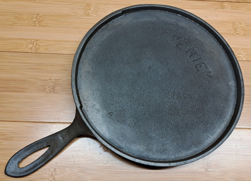 Antique Pre Griswold ERIE 2nd Series No 7 Cast Iron Griddle 1886-1905 Sits Flat