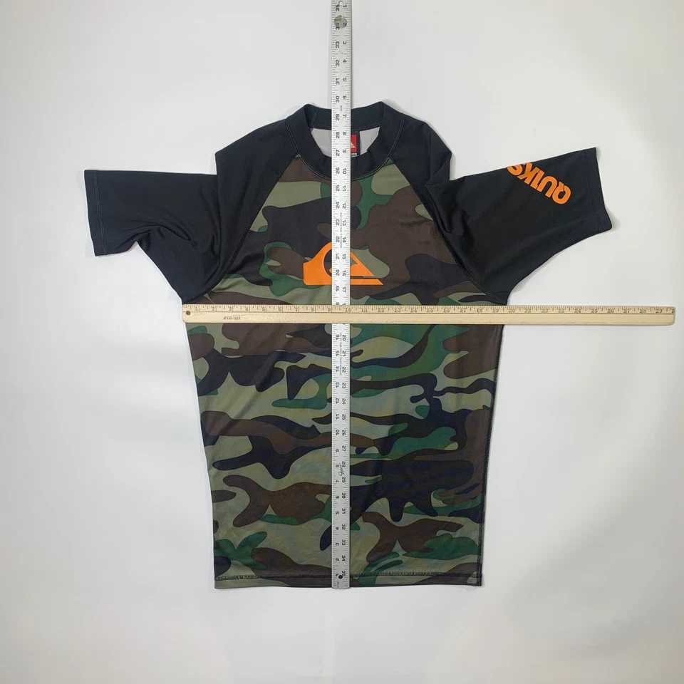 Quiksilver Rashguard Meninos XL Preto Camuflado Bunker Ajustado Meia Manga Surfista Surfista - Imagem 3 de 4