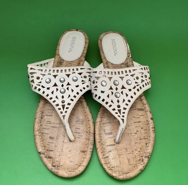 Merona Mujer Sandalias Tanga Blancas Talla 9 Geométricas Imitación Cuero Foto 2 de 4