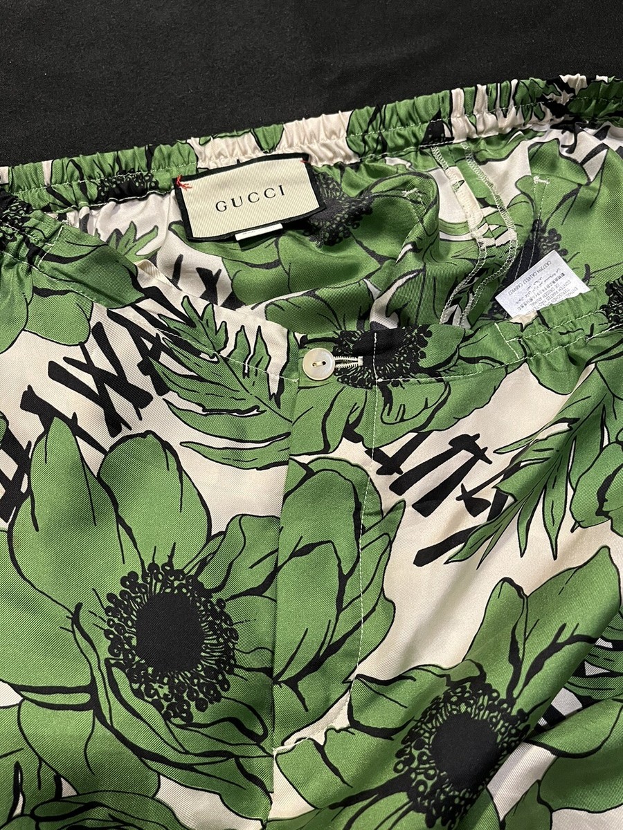 GUCCI 蝶型ブローチ　ほぼ新品　激安 グッチ GUCCI ブローチ カラーストーン 赤石 緑石 ゴールド