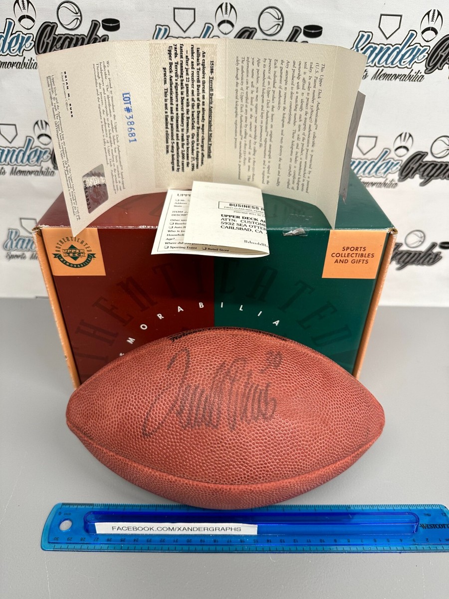 Terrell Davis Signed Football Proof Beckett COA Broncos Bulldogs Autographed Terrell Davis Signed Football Proof Beckett COA Broncos Bulldogs Autographed