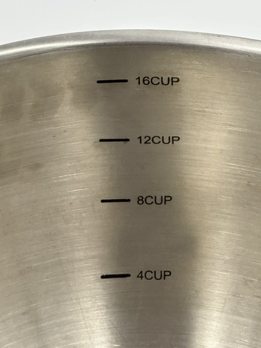 Lot of 2 The Pampered Chef Silver Measuring Mixing Bowls 16 Cup & 8 Cup With Lip - Picture 3 of 13