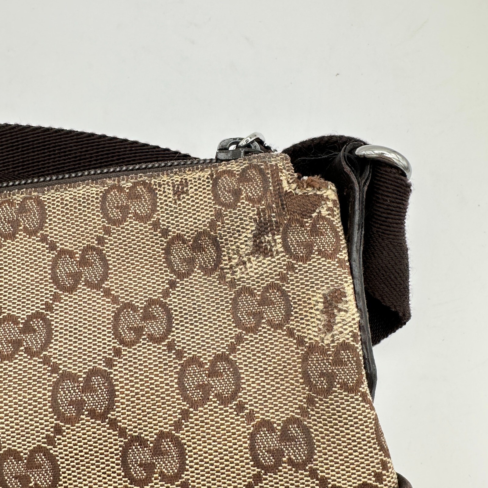 Gucci GG Monogram Crossbody Bag Women Brown Canvas Leather Purse HEAVY USE thumbnail 3