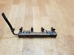 Nissan Micra K12 65KW Einspritzleiste mit Einspritzdüsen