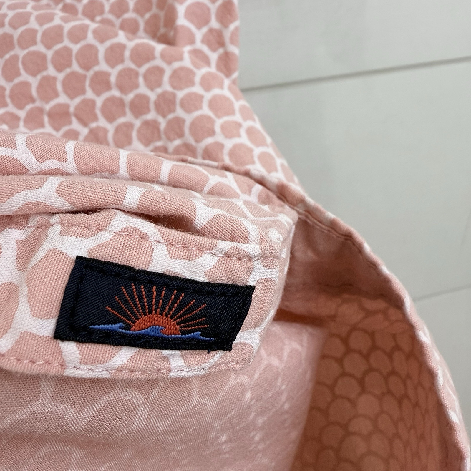 FAHERTY PLAYA FISH SCALE ROSE STRETCH SHORTSLEEVE… - image 6